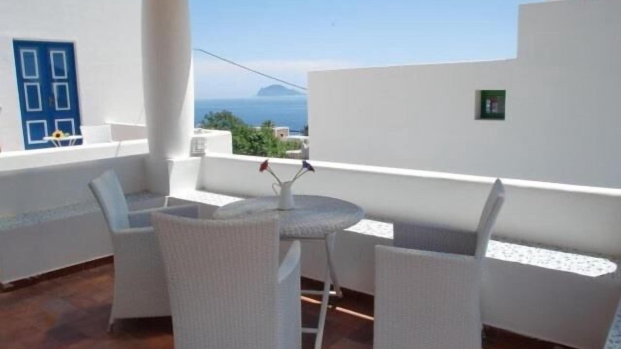 Photo of Patio Balcony in Santa Marina Salina