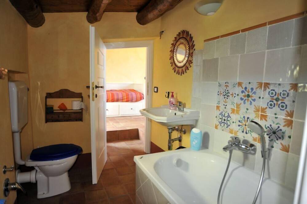 Photo of Bathroom in Collesano
