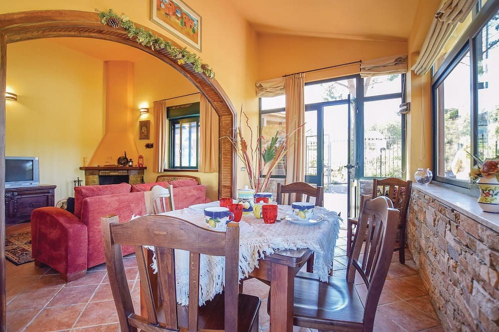 Photo of Bedroom in Torre Colonna-sperone