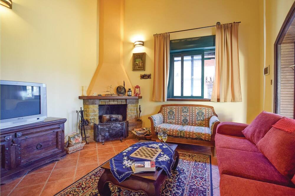 Photo of Bedroom in Torre Colonna-sperone