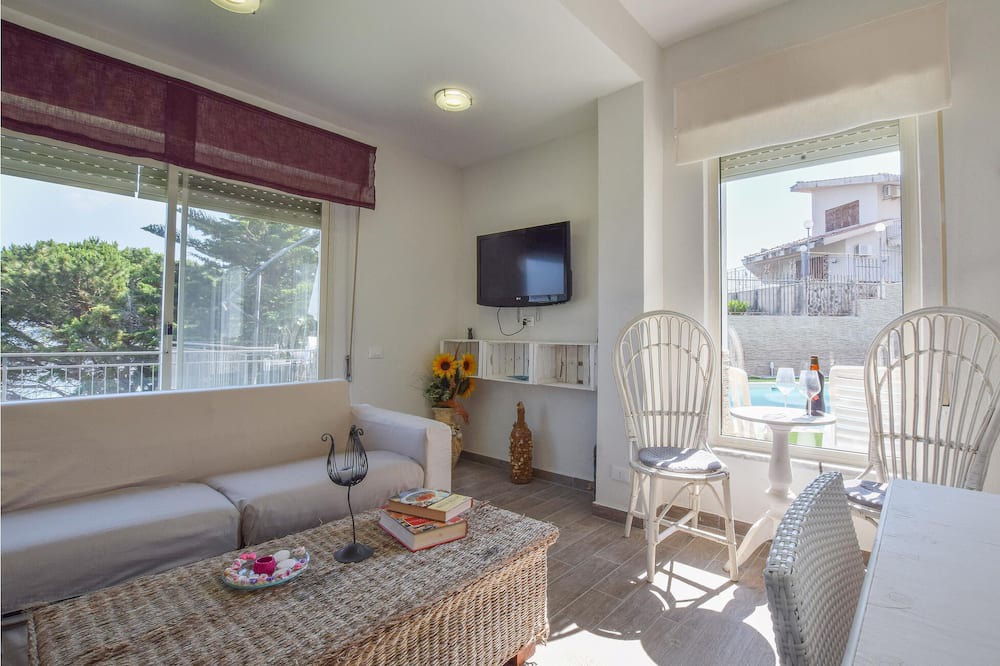 Photo of Bedroom in Torre Colonna-sperone