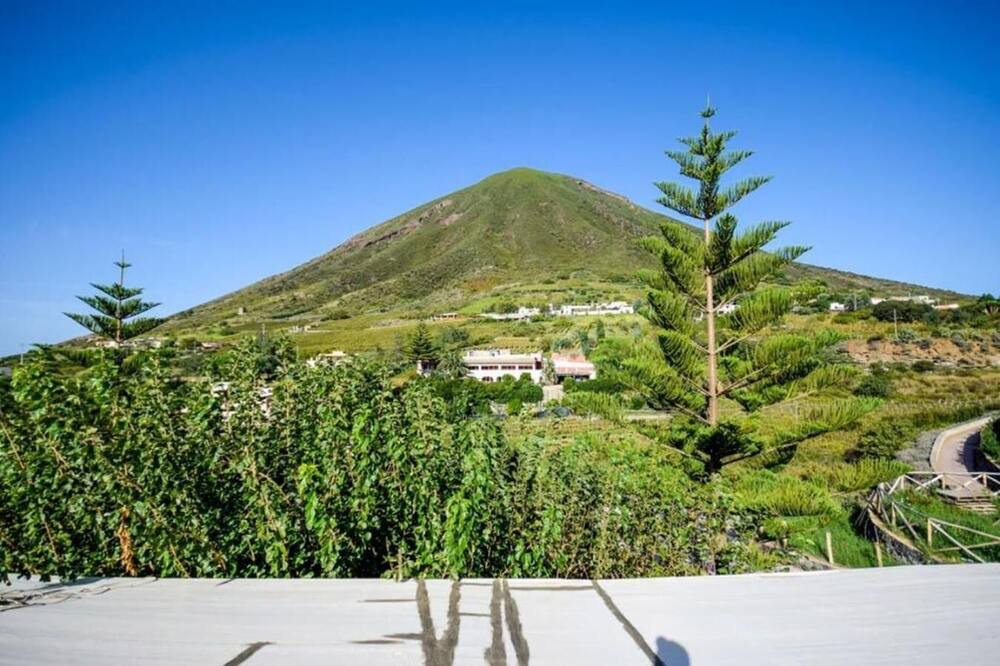 Photo of Outdoor in Leni