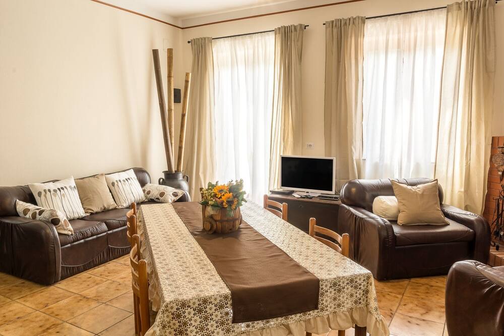 Photo of Livingroom in Motta Camastra