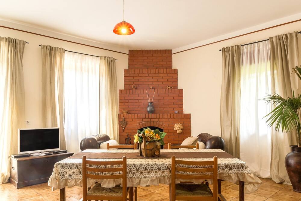 Photo of Livingroom in Motta Camastra