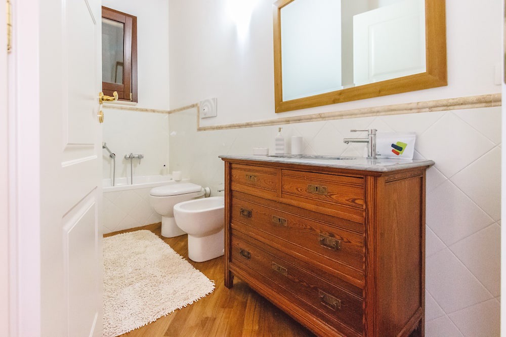 Photo of Bathroom in Isola