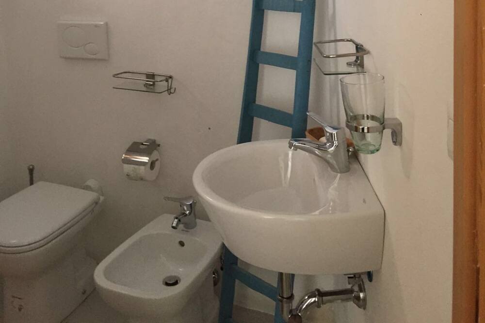 Photo of Bathroom in Filicudi