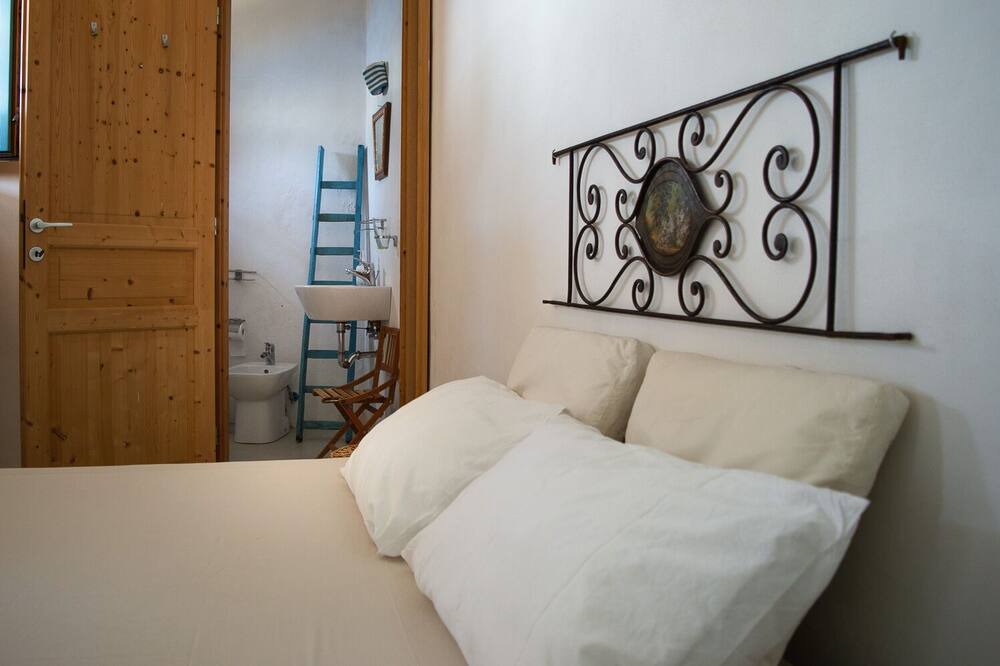 Photo of Bedroom in Filicudi
