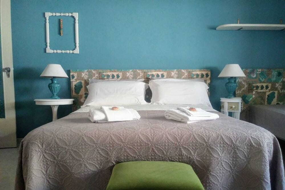 Photo of Bedroom in Tiche