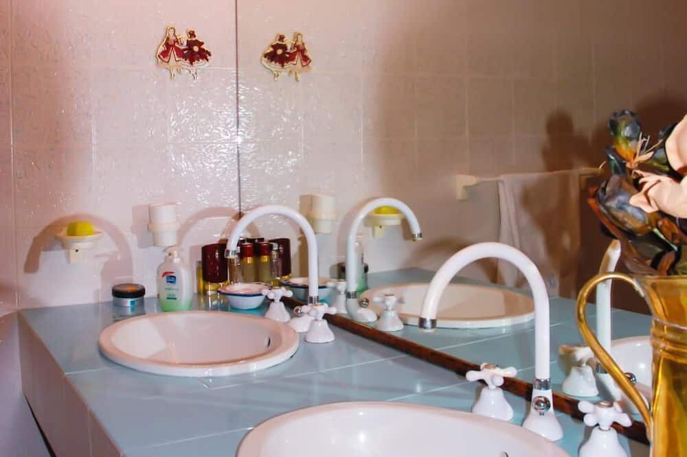 Photo of Bathroom in Licata