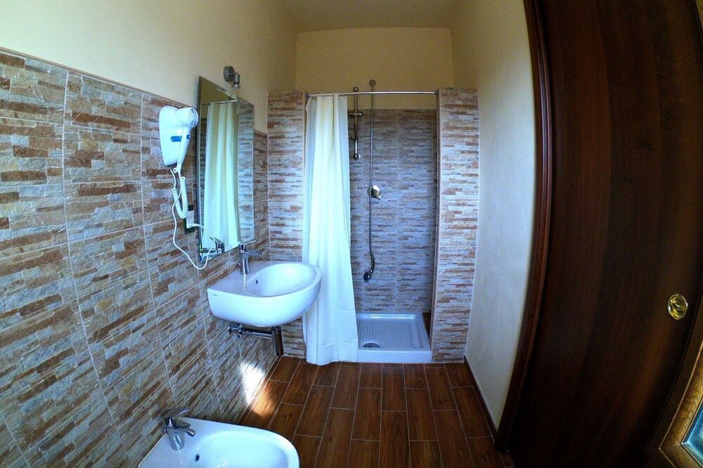 Photo of Bathroom in Satriano