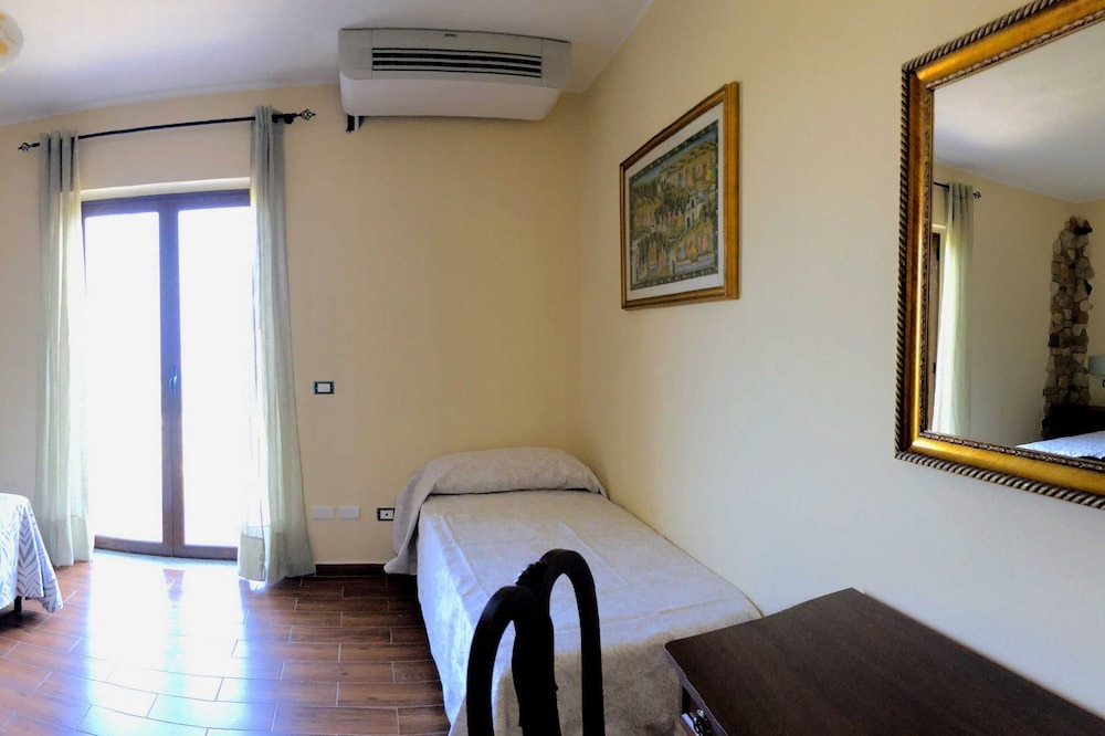 Photo of Bedroom in Satriano