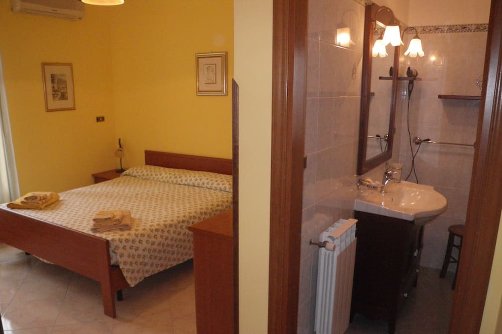 Photo of Bathroom in Piraino