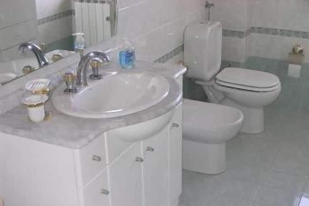 Photo of Bathroom in Piraino