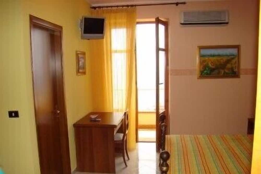 Photo of Bedroom in Piraino