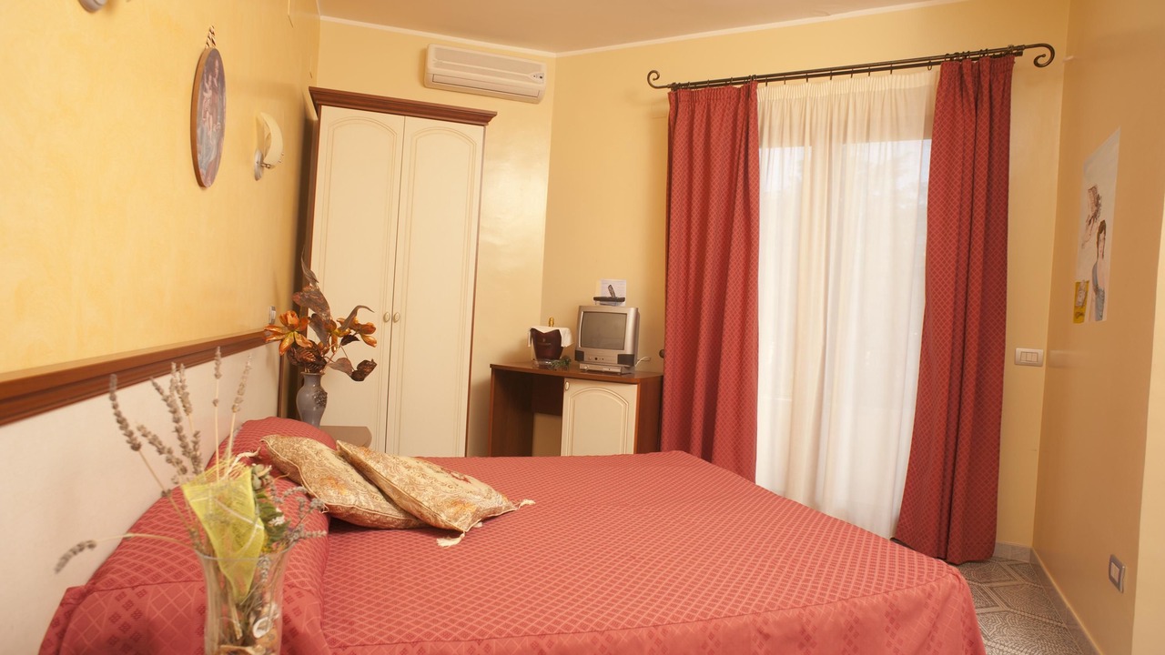 Photo of Bedroom in Corleone