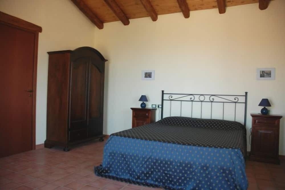 Photo of Bedroom in Patti