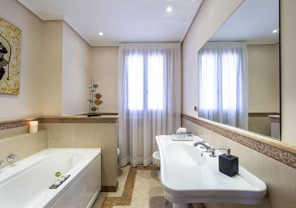 Photo of Bathroom in Syracuse