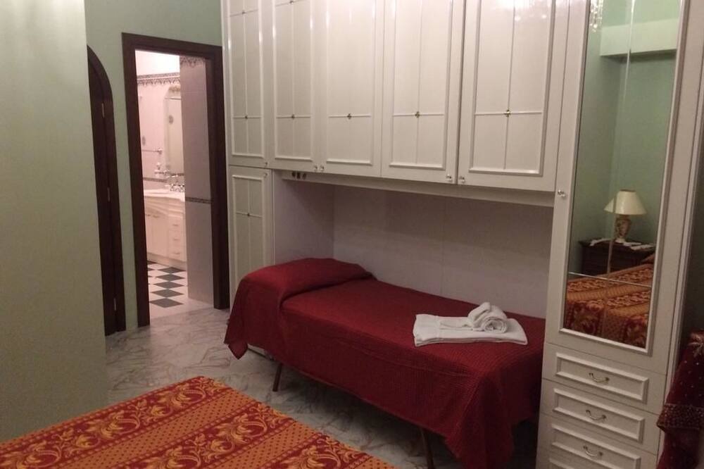 Photo of Bedroom in Valguarnera Caropepe
