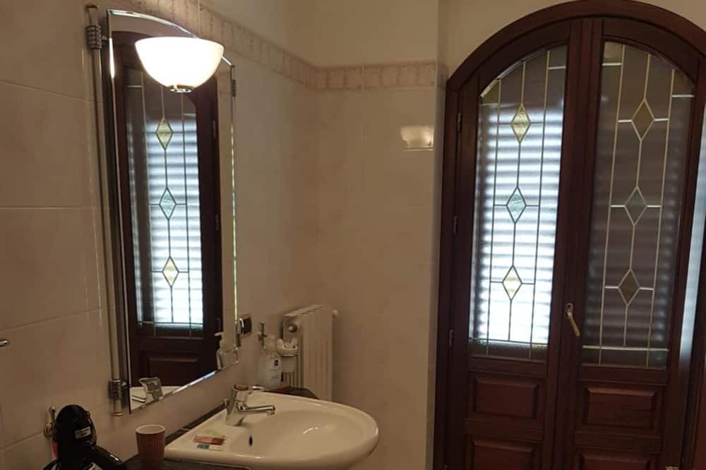 Photo of Bathroom in Valguarnera Caropepe