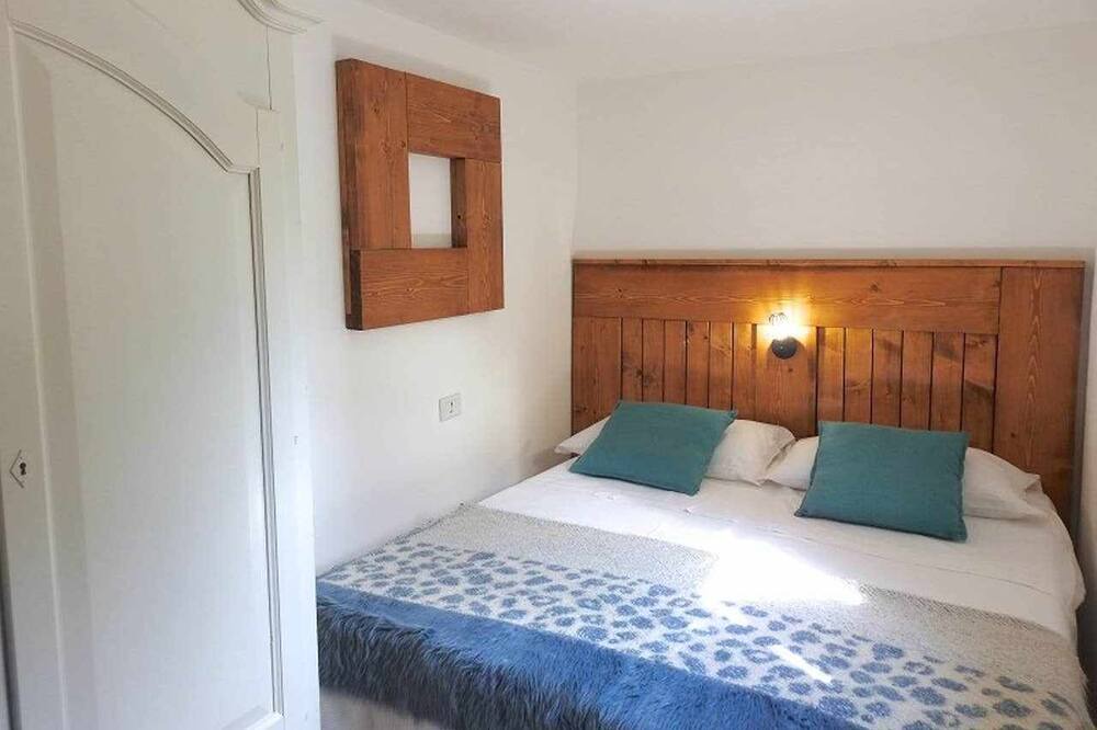 Photo of Bedroom in Castelluzzo