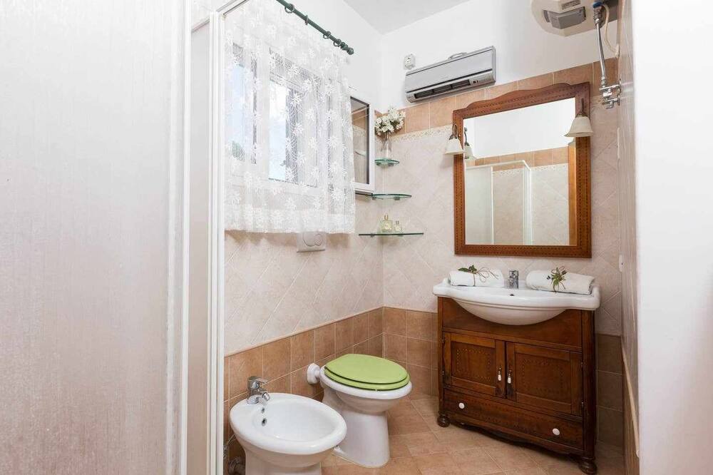 Photo of Bathroom in Castelluzzo