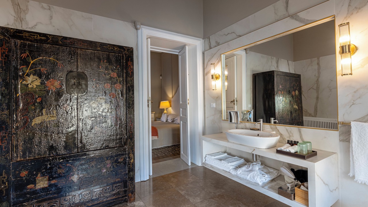 Photo of Bathroom in Noto Historic Centre