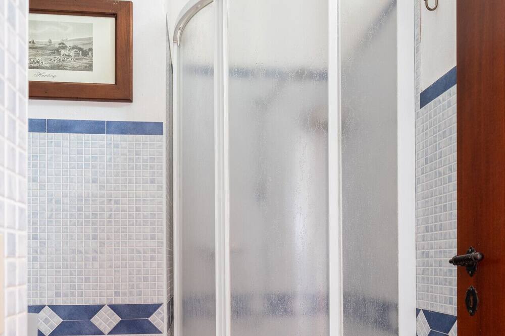 Photo of Bathroom in Collesano