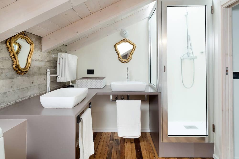 Photo of Bathroom in Zafferana Etnea