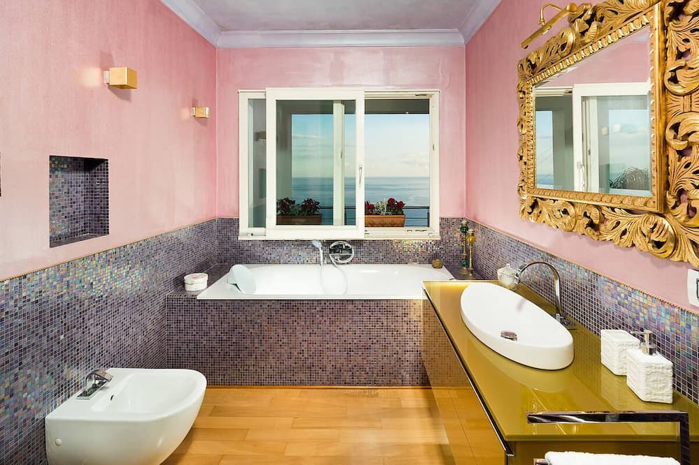 Photo of Bathroom in Letojanni