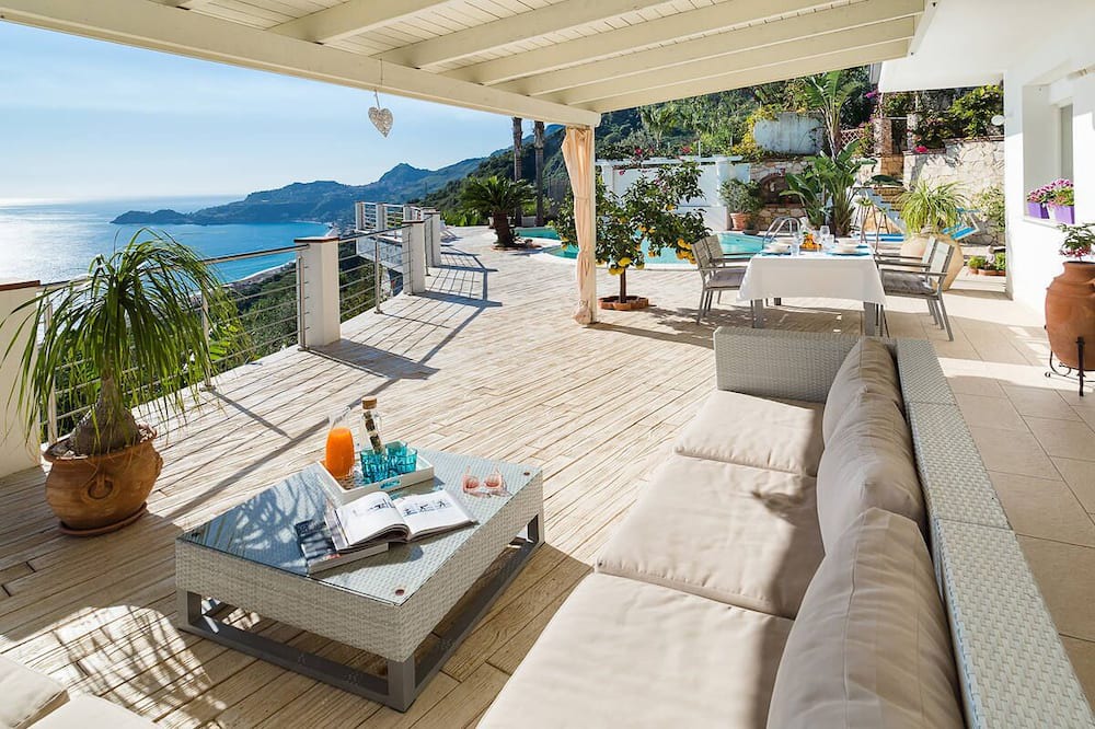Photo of Patio Balcony in Letojanni