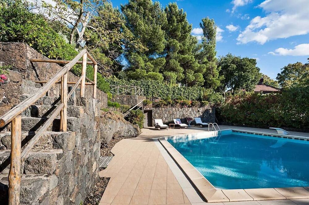 Photo of Outdoor in Ragalna