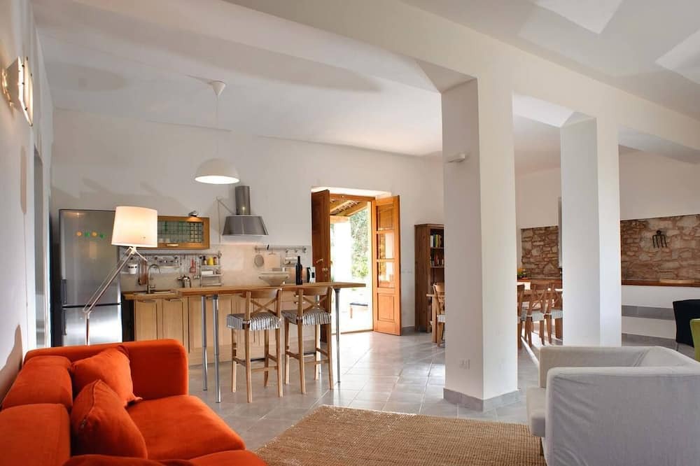Photo of Livingroom in Patti