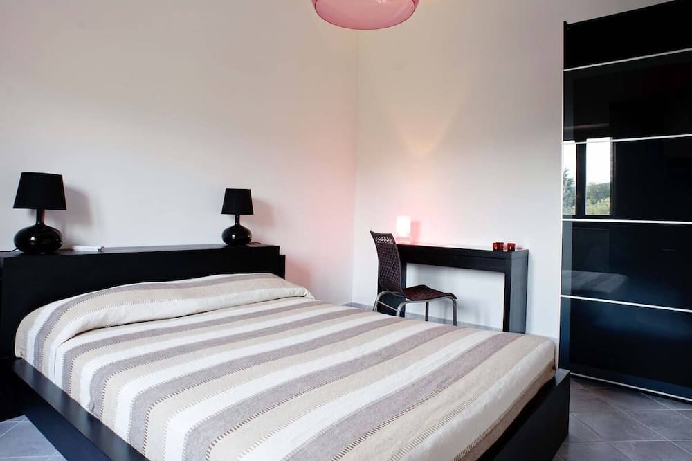 Photo of Bedroom in Patti