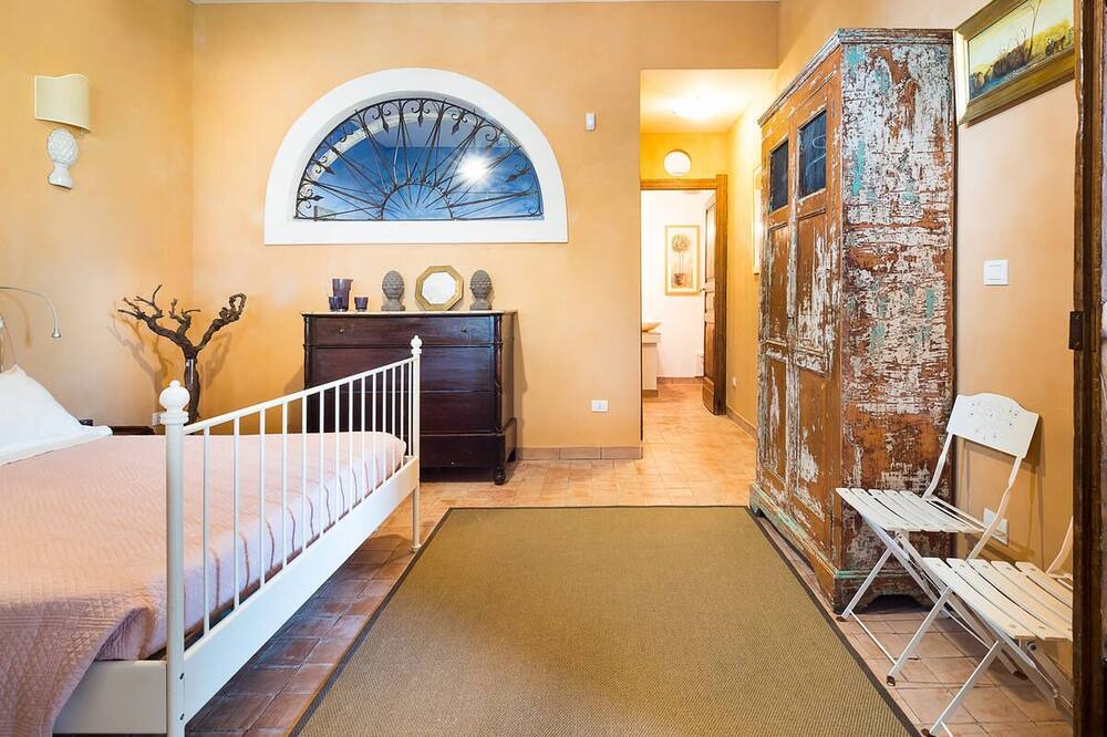 Photo of Bedroom in Milo