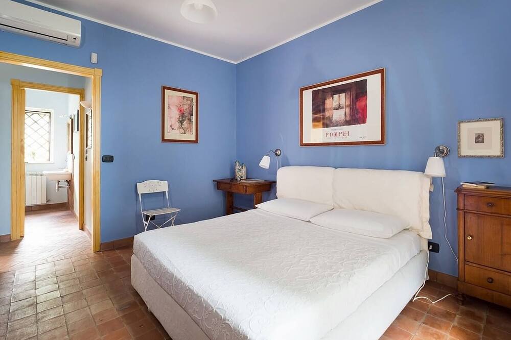Photo of Bedroom in Milo