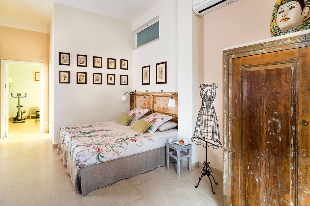 Photo of Bedroom in Milo