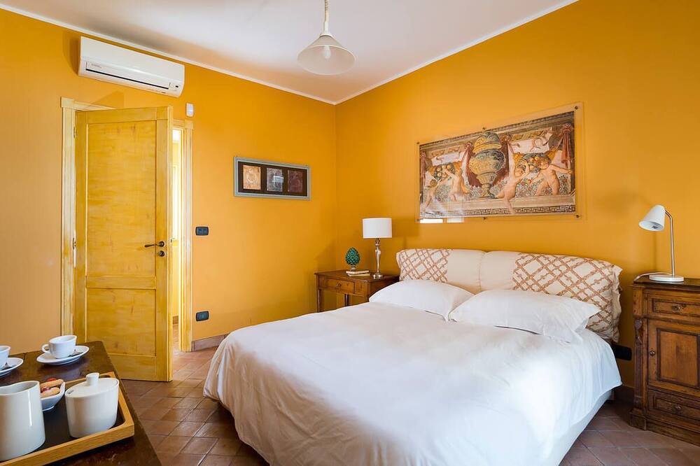 Photo of Bedroom in Milo