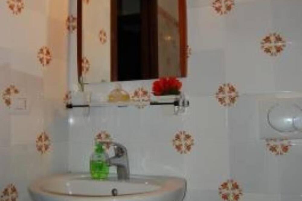 Photo of Bathroom in Canneto