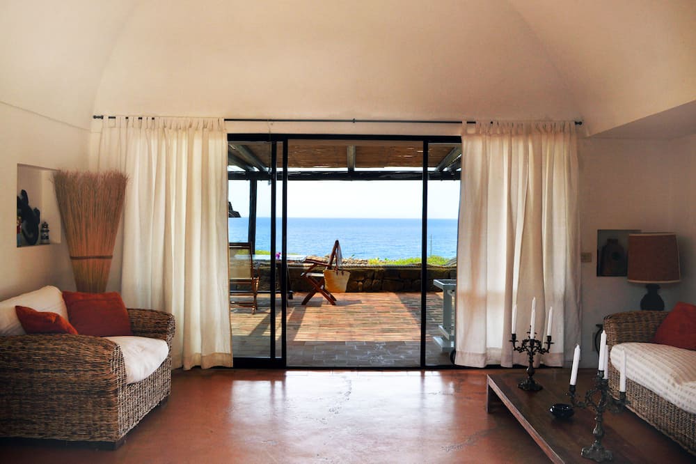 Photo of Livingroom in Pantelleria