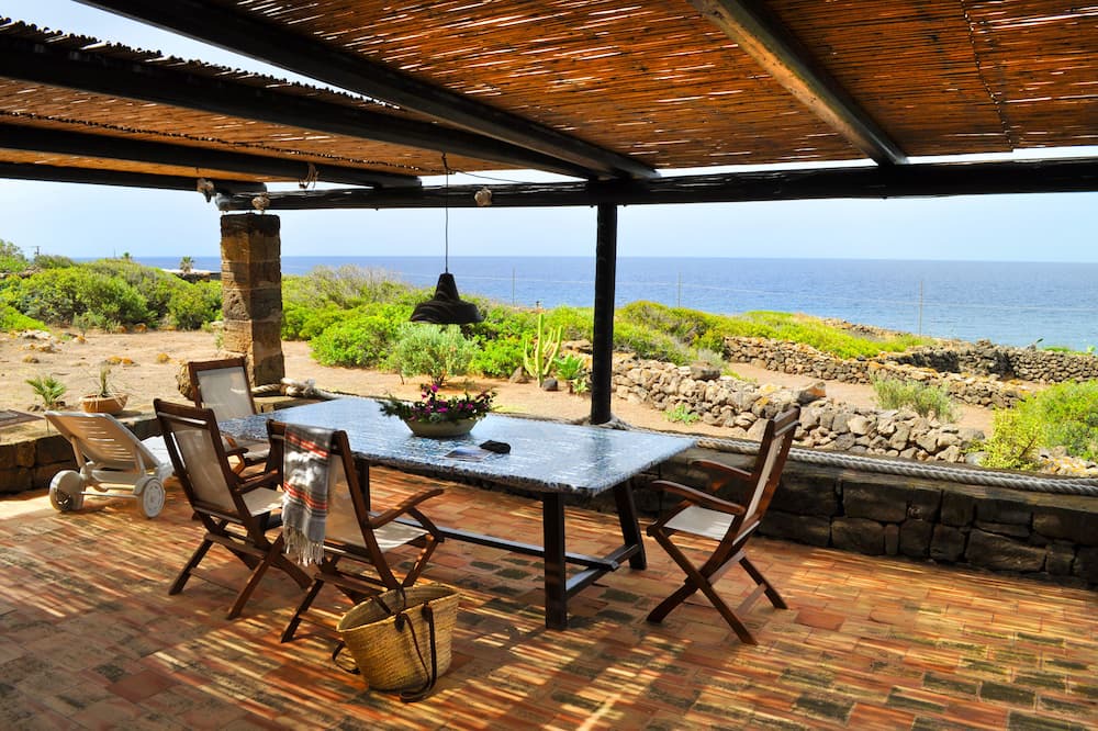 Photo of Patio Balcony in Pantelleria