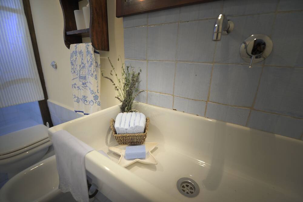 Photo of Bathroom in Caltanissetta