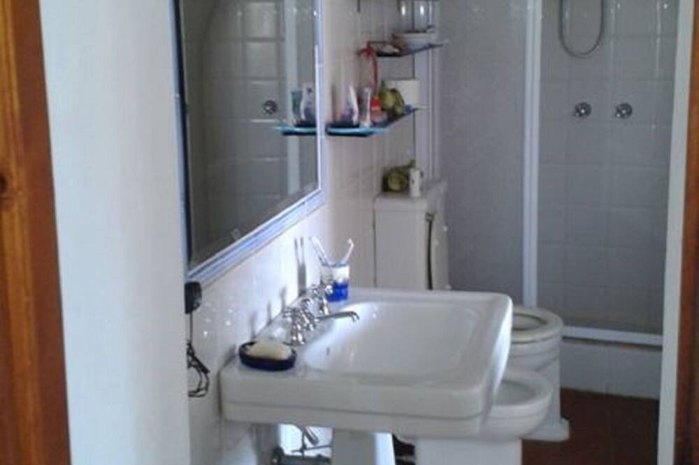Photo of Bathroom in Filicudi Porto