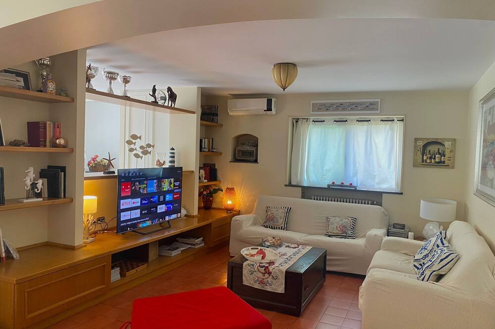 Photo of Livingroom in Cannizzaro