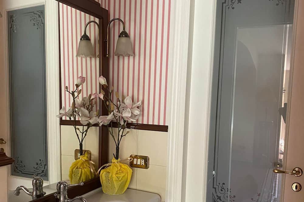 Photo of Bathroom in Cannizzaro