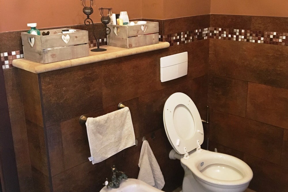 Photo of Bathroom in Carrozziere