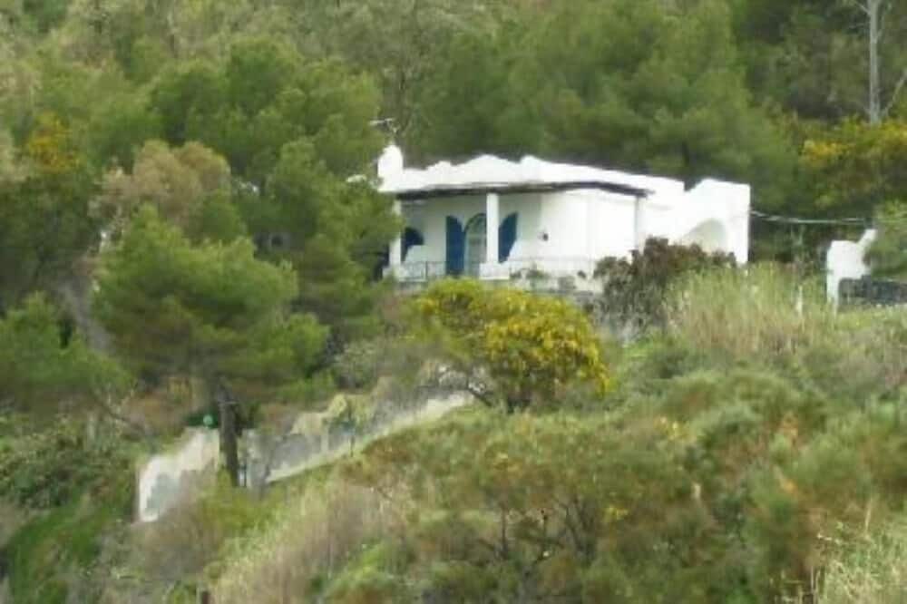 Photo of Outdoor in Vulcano Porto