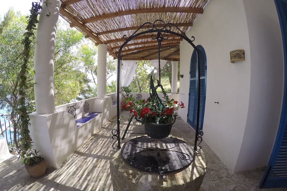 Photo of Patio Balcony in Vulcano Porto