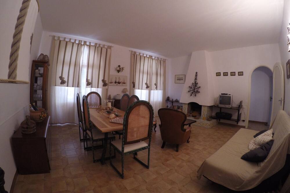 Photo of Livingroom in Vulcano Porto