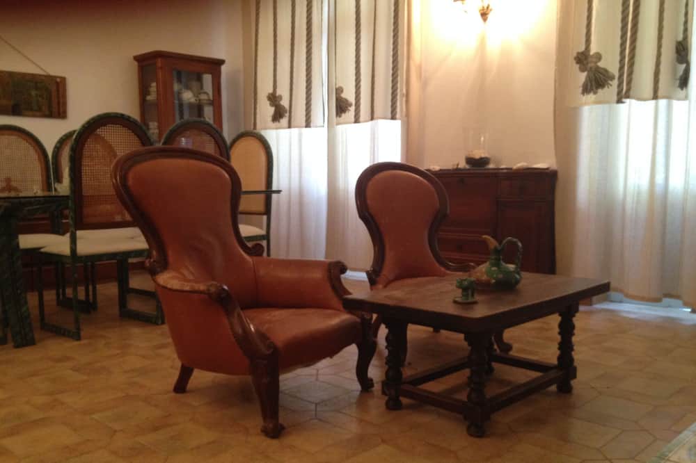 Photo of Livingroom in Vulcano Porto