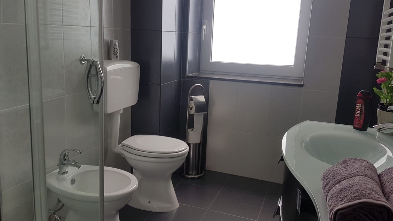 Photo of Bathroom in Gela